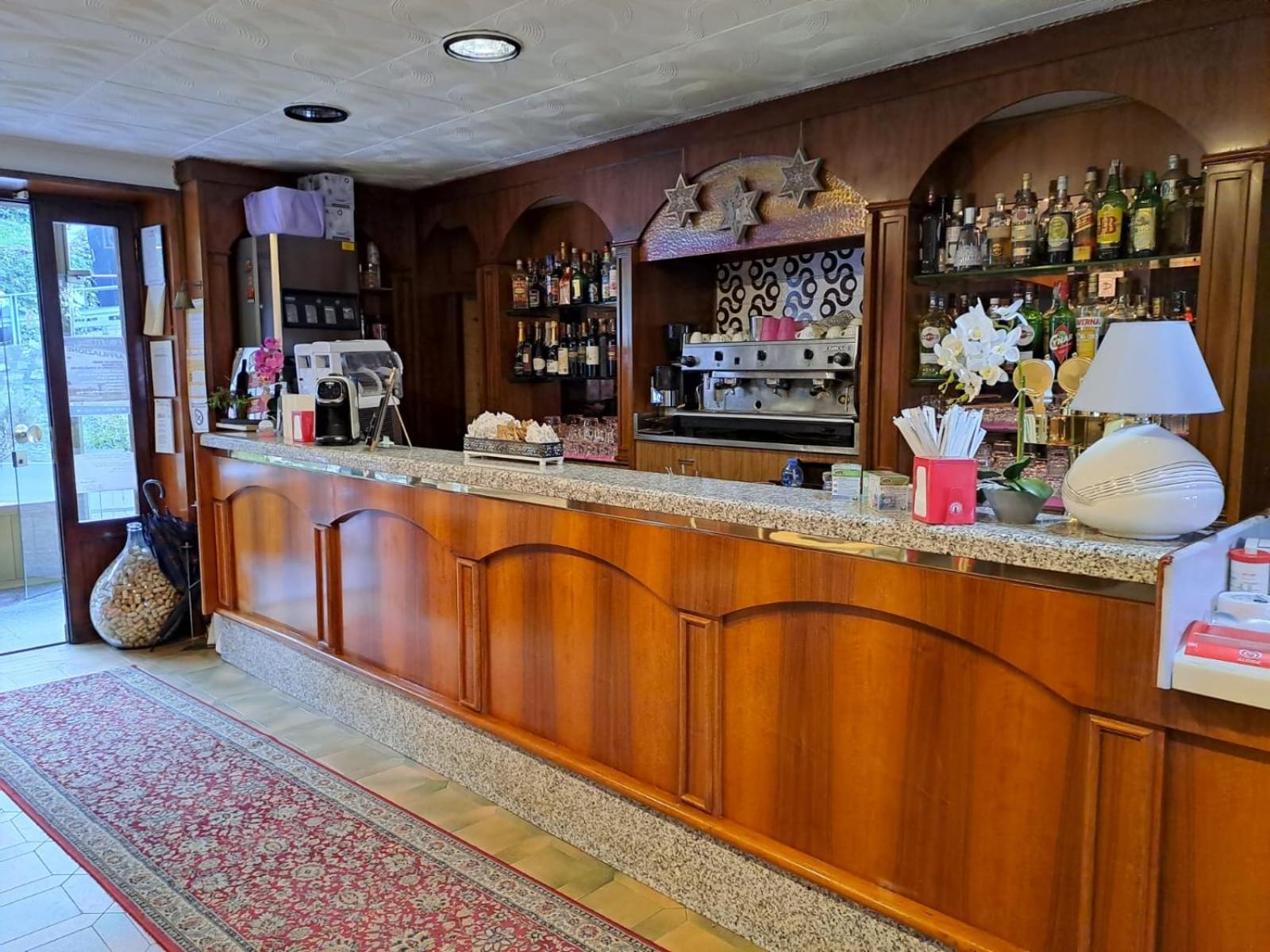 Provinciale 79 Hotel Magreglio Luaran gambar