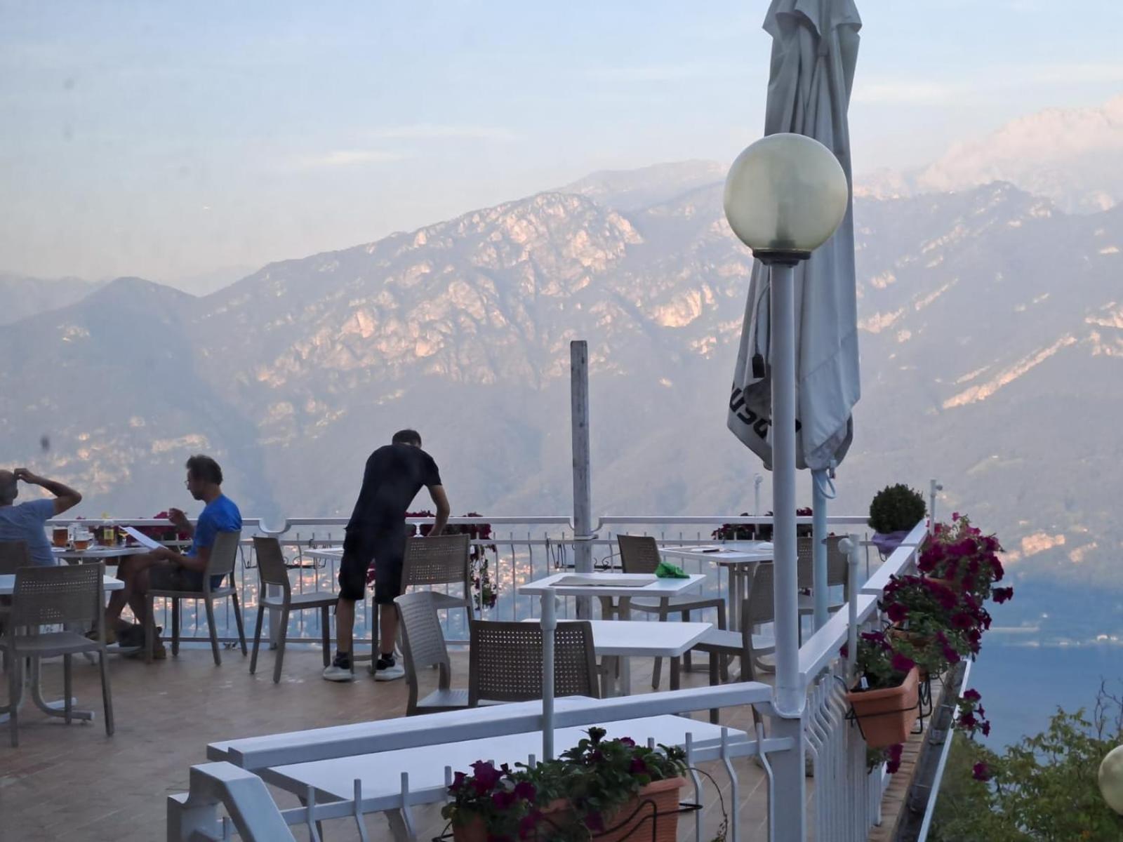 Provinciale 79 Hotel Magreglio Luaran gambar