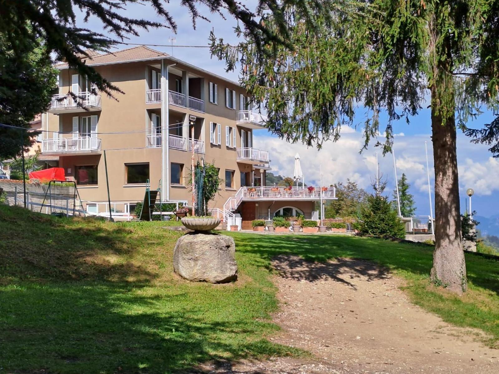 Provinciale 79 Hotel Magreglio Luaran gambar