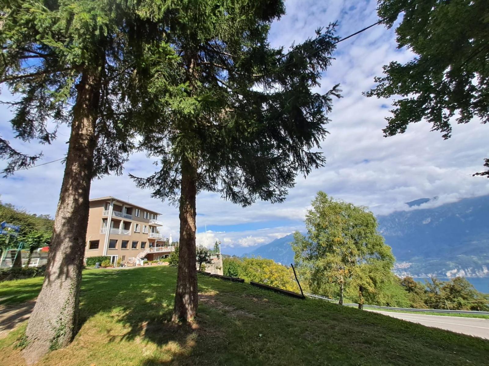 Provinciale 79 Hotel Magreglio Luaran gambar