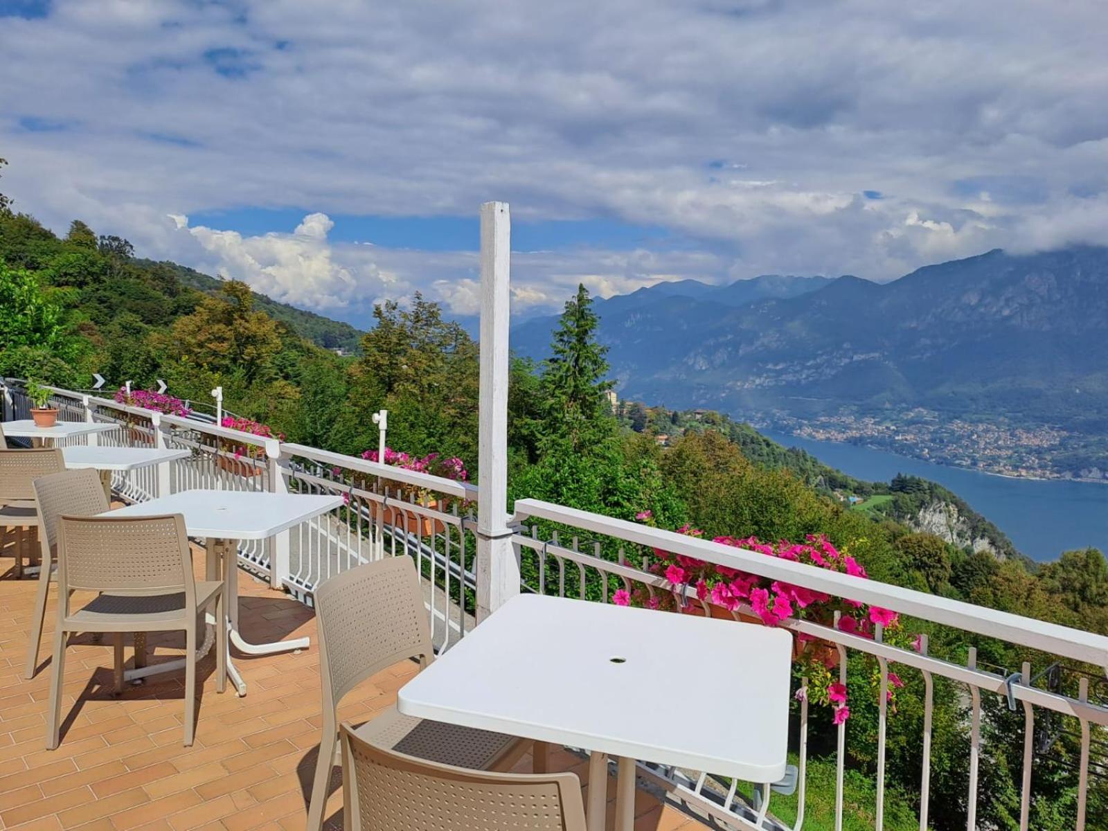 Provinciale 79 Hotel Magreglio Luaran gambar