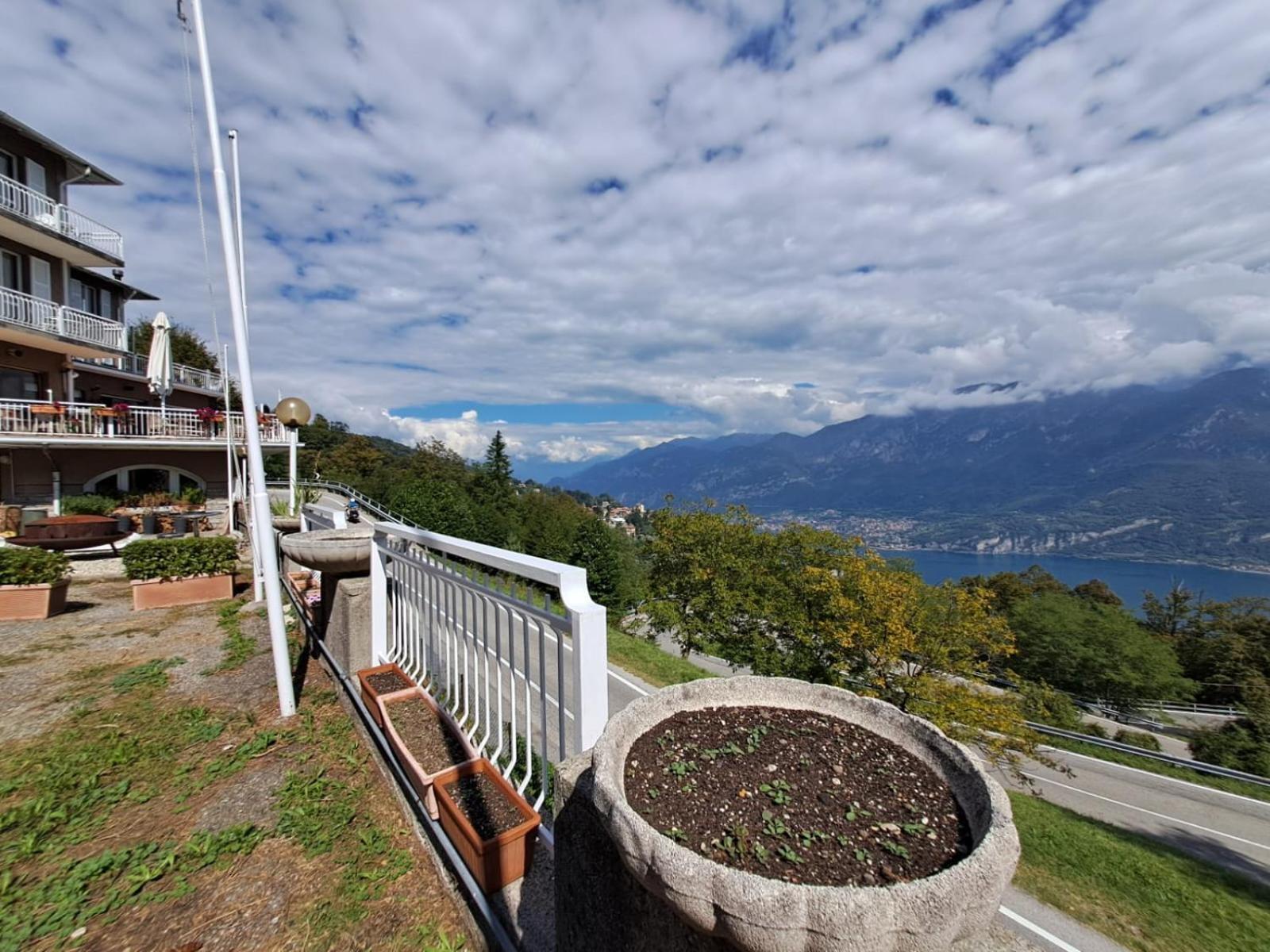 Provinciale 79 Hotel Magreglio Luaran gambar