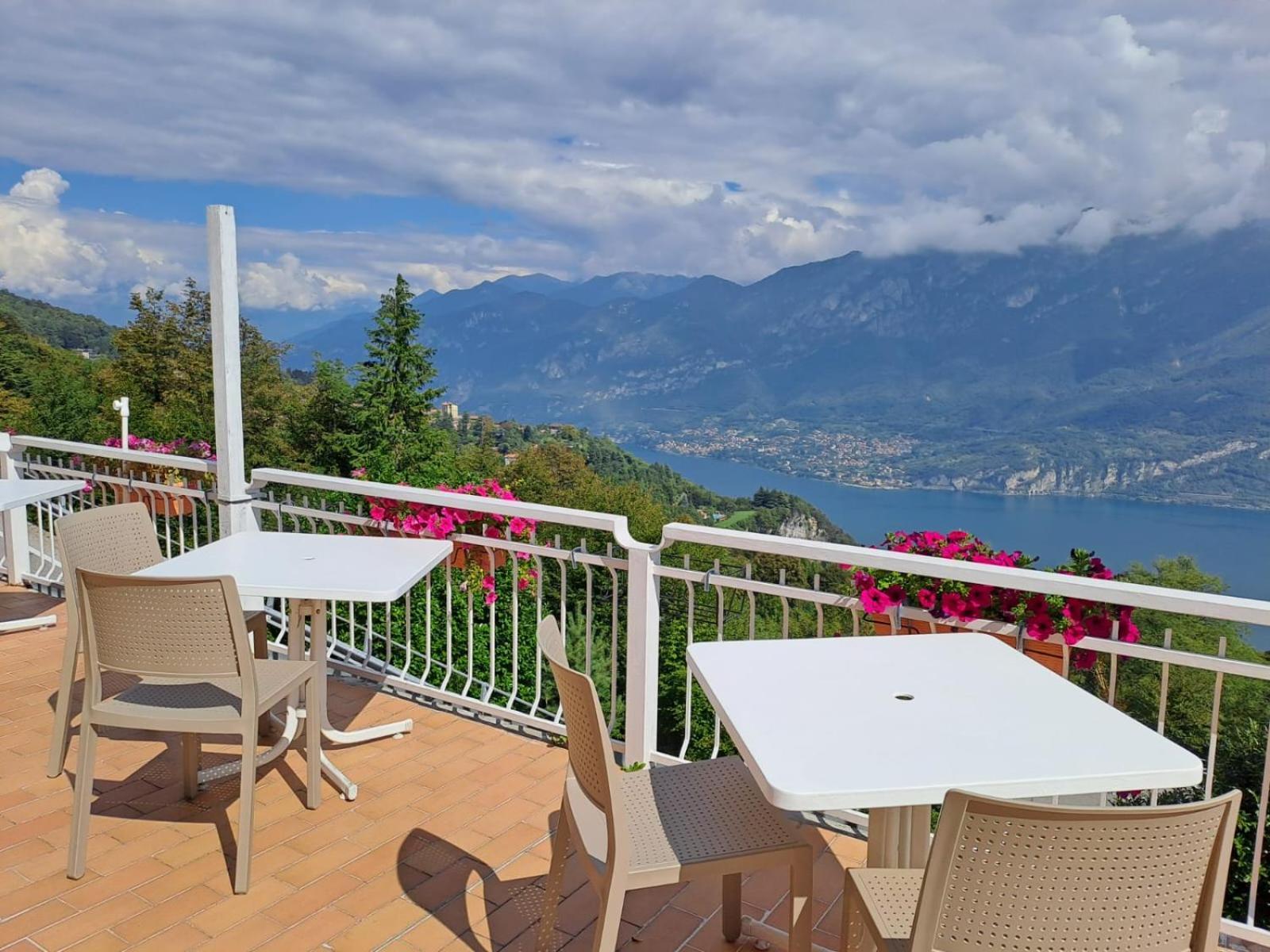 Provinciale 79 Hotel Magreglio Luaran gambar