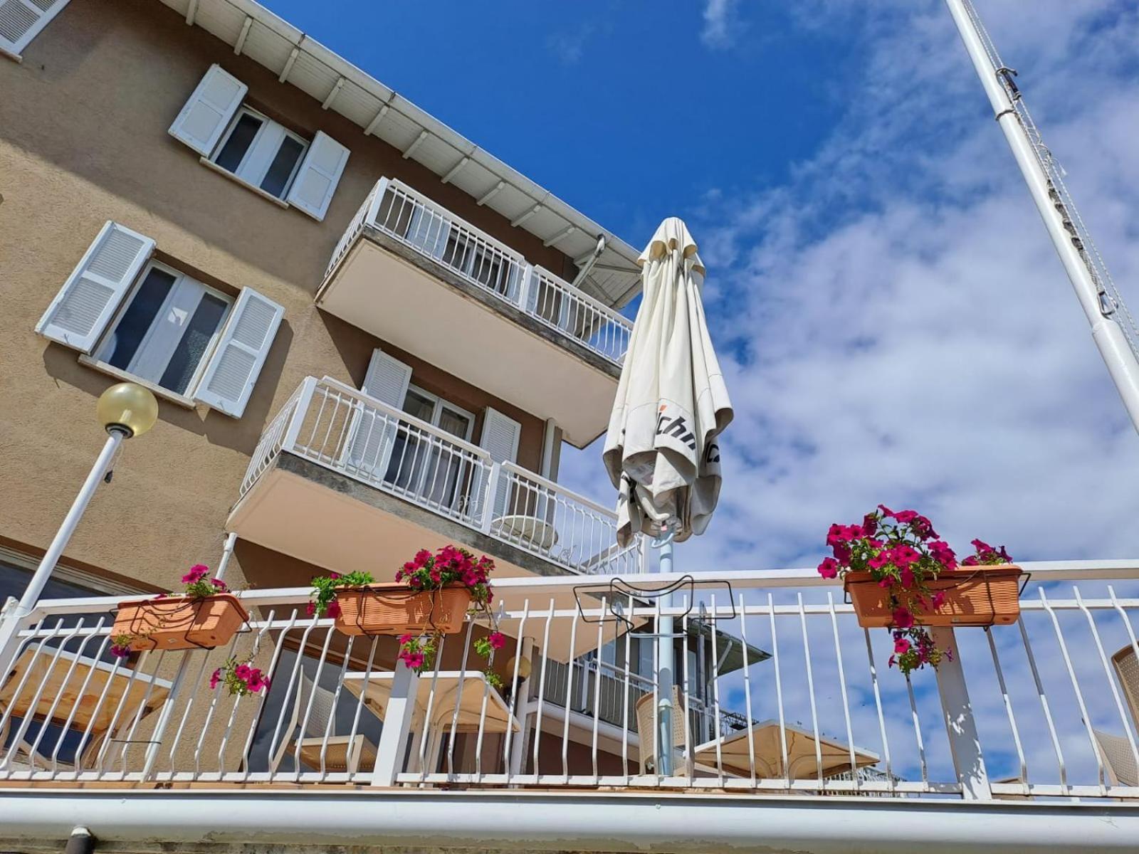 Provinciale 79 Hotel Magreglio Luaran gambar